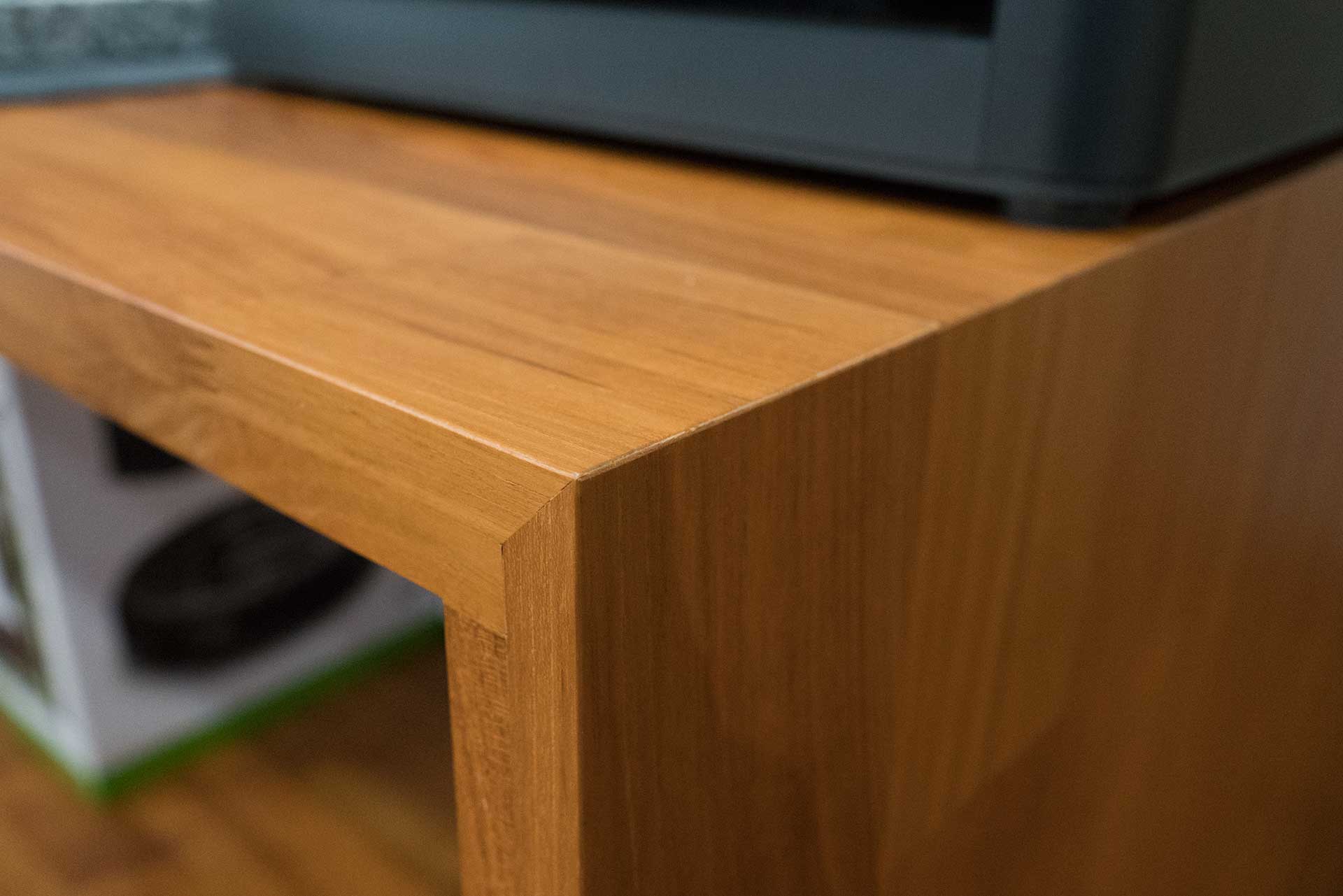 チーク床材修正のテーブル