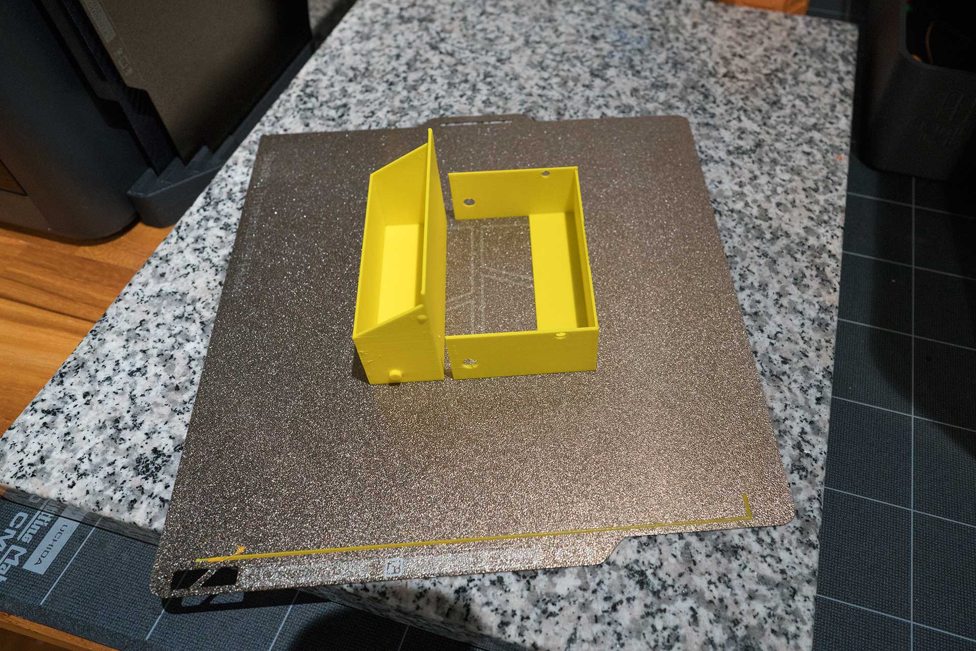 造形物を大理石で冷やす