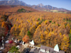 ミニチュア空撮：八ヶ岳と唐松の紅葉